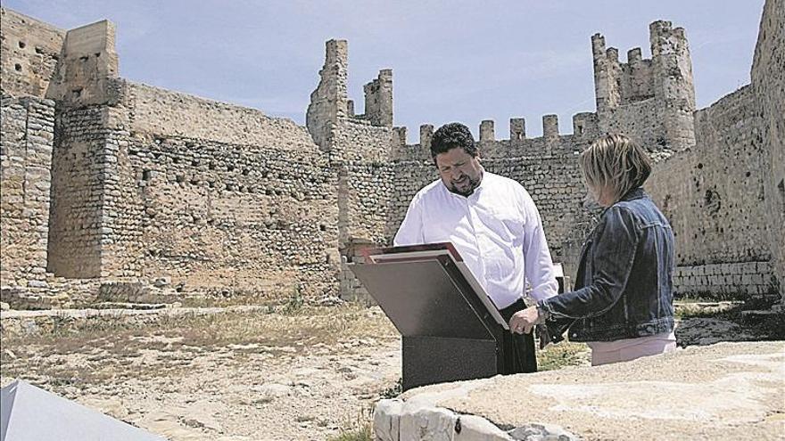 Consolidan la muralla del castillo de Xivert con técnicas de la Edad Media