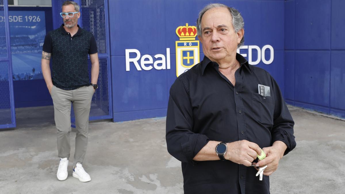 Federico González, en el Tartiere, con Bolo detrás