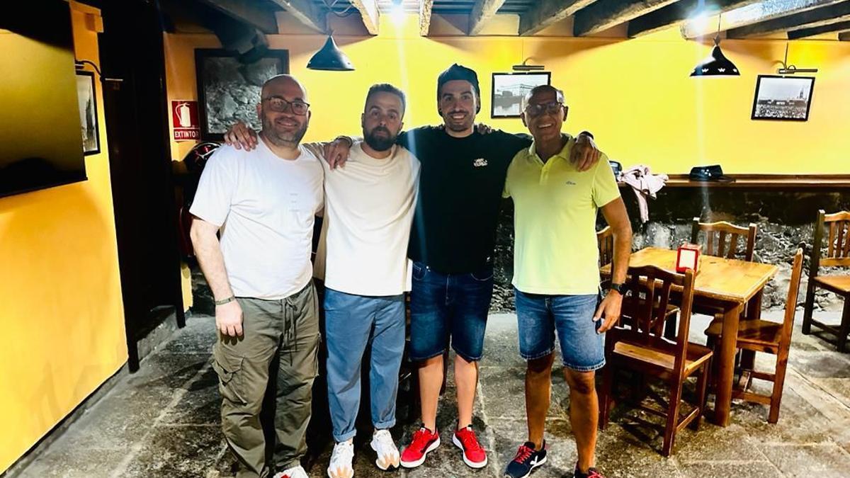 Fumero, Javier, Carlos y Manolo Peña, en la Casa del Miedo.