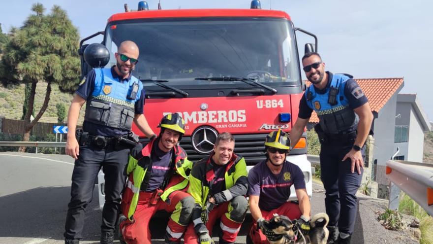 Rescatan a un perro en apuros en Las Palmas de Gran Canaria