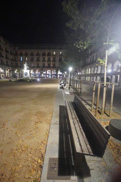 Els carrers de Girona buits en la primera nit del toc de queda