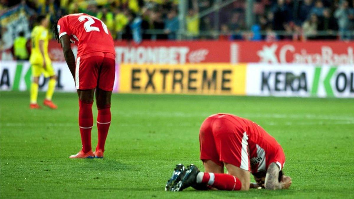 Los jugadores del Girona después del partido contra el Villarreal