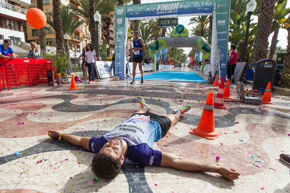 Hamid se adjudica el Medio Maratón de Alicante.