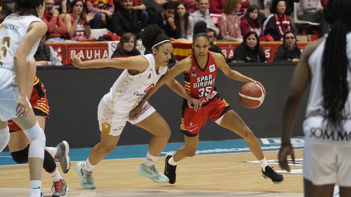 Gardner es desfà de la defensa d'Oma durant l'Uni-Saragossa