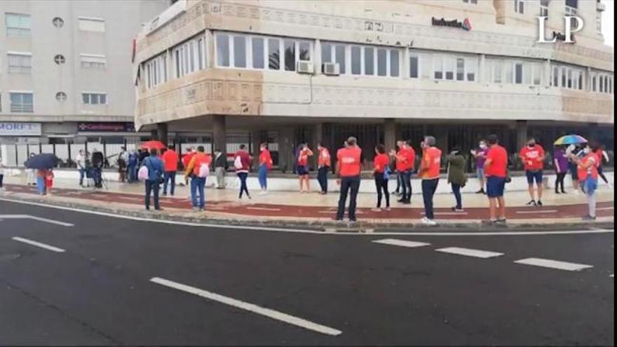 Concentración convocada por UGT y CCOO en Las Palmas de Gran Canaria