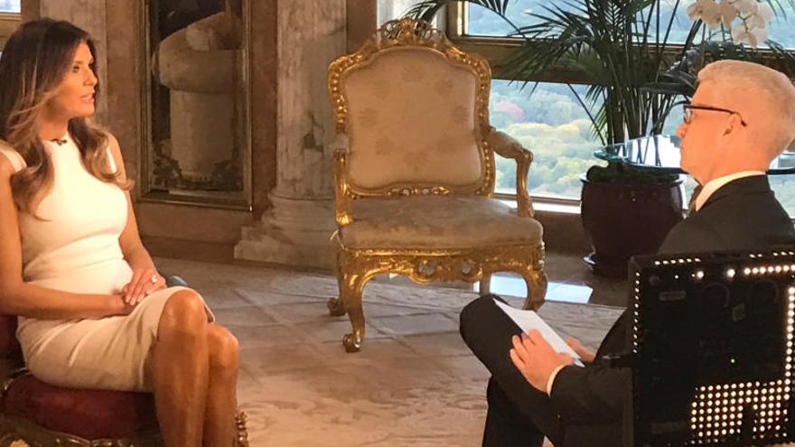 Melania Trump durante la entrevista que ha dado a la CNN.