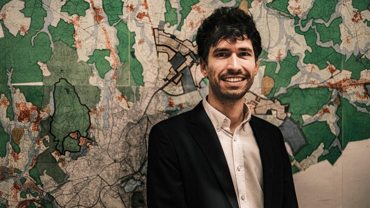 O concelleiro de Vivenda e Urbanismo, Iago Lestegás