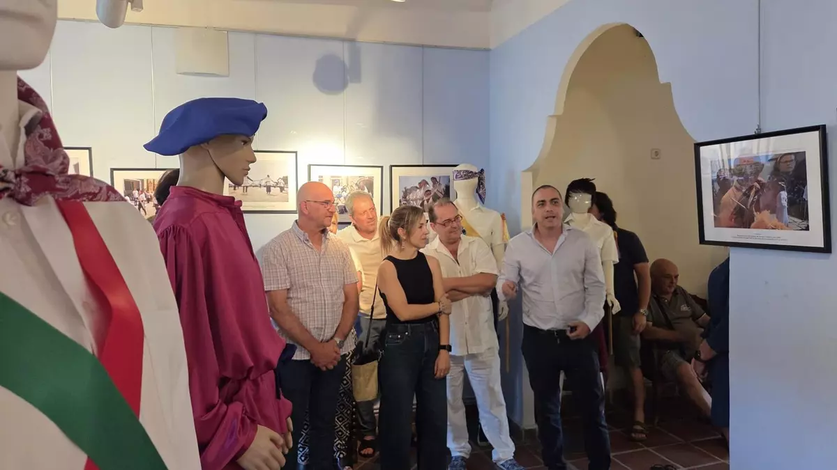 Los dances de Los Monegros muestran su riqueza en la exposición itinerante 'La Cardelina'