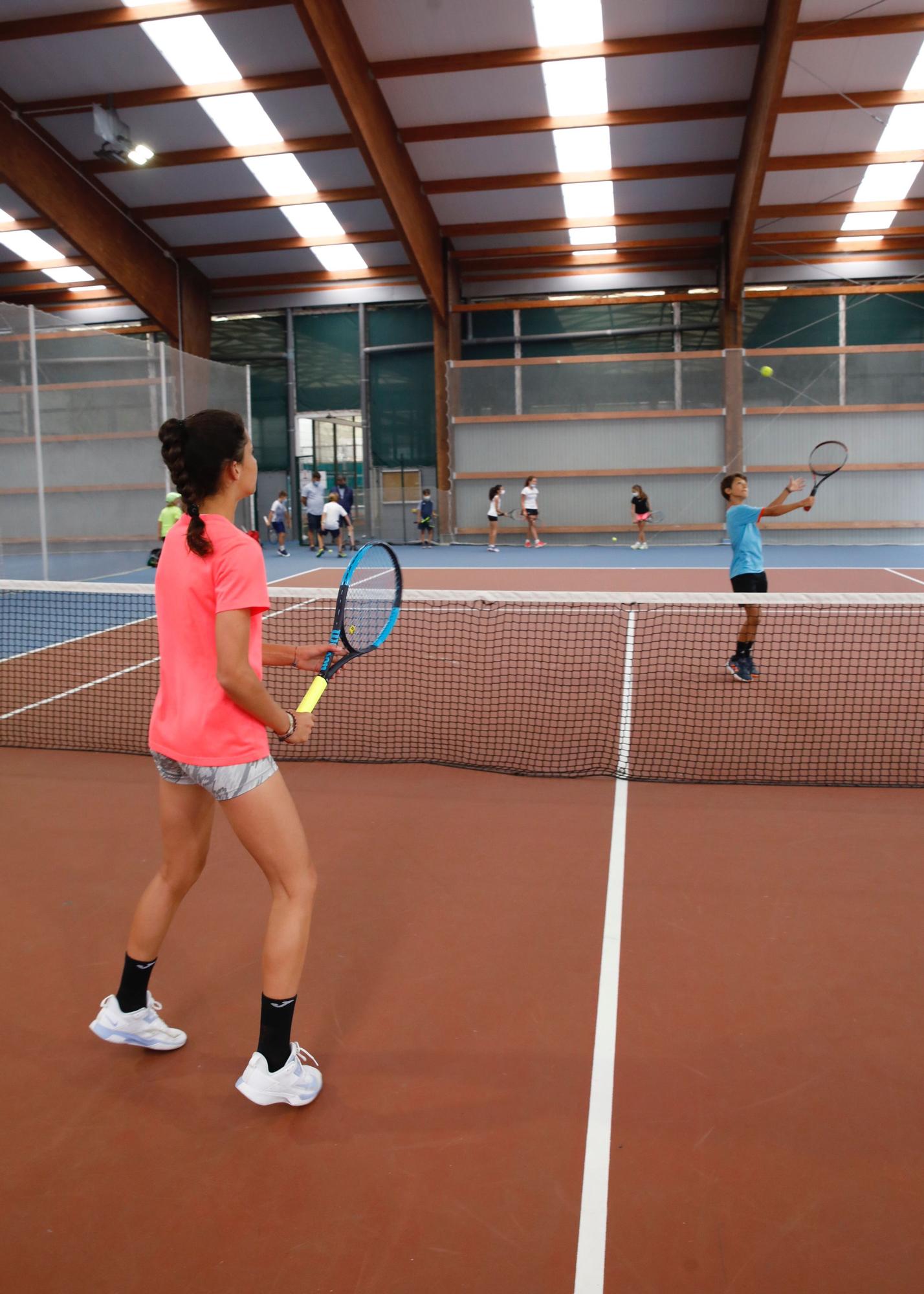 El día después de la victoria de Carreño: Grupo Covadonga, en el Santa Olaya y en el club de Tenis de Gijón