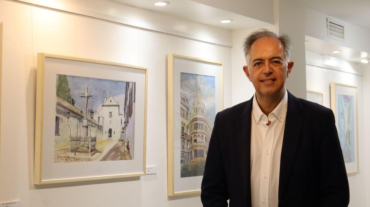 El pintor Federico Rodríguez Ardila, en la exposición del Colegio de Abogados.