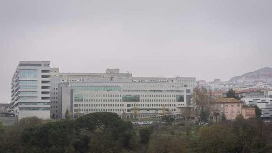 Vista del complejo hospitalario de Ourense. // Enzo Sarmiento