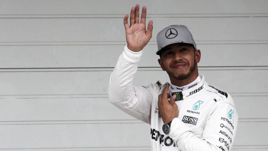 Hamilton vuelve a ser más veloz que Rosberg en Brasil