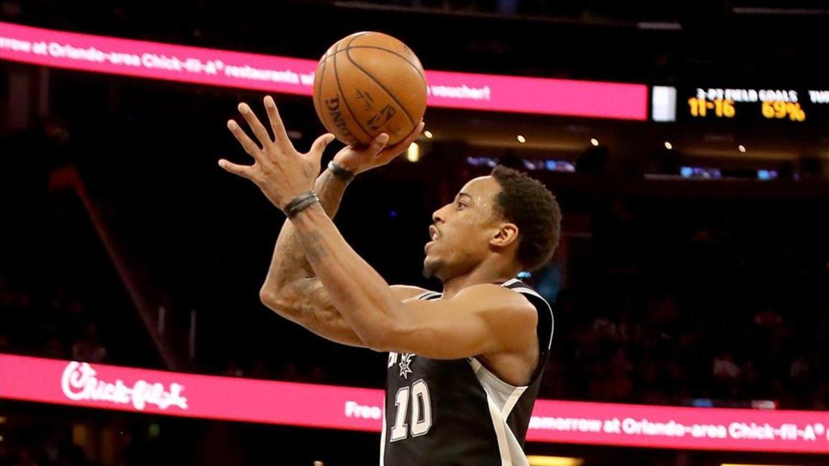 DeRozan volvió a brillar y los Spurs suman victorias