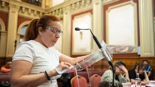 Camas llenas de cucarachas y chinches: SOS del personal de Ayuda a Domicilio en Santa Cruz