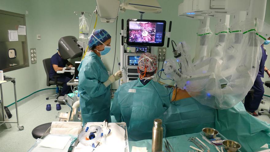Cirurgia robòtica: la revolució tecnològica que ofereix màxima precisió i menys temps de recuperació