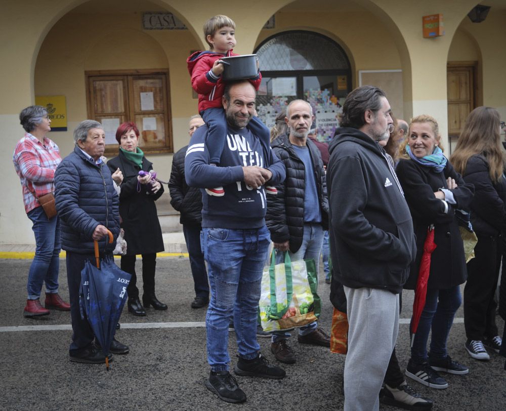 Reparto de calderas en Albalat dels Tarongers en día de su patrona.