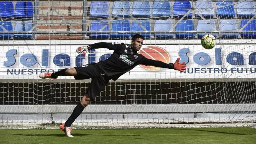 El Numancia podría jugar con su tercer guardameta