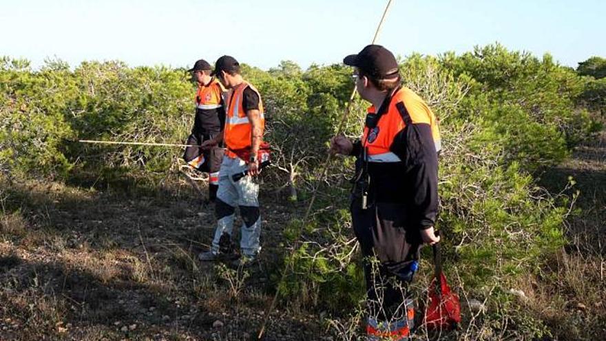 Los equipos de búsqueda realizan batidas por la zona donde ha desaparecido la persona