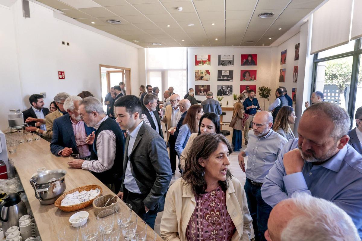La jornada dejó un espació para el café y el networking.