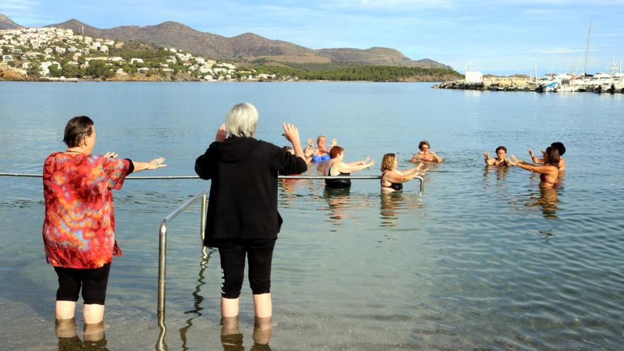 EN IMATGES | Llançà impulsa un programa pioner amb activitats al mar per reduir el dolor en persones amb fibromiàlgia