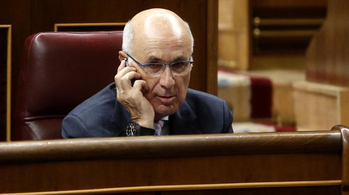 Josep Antoni Duran Lleida, ahir, en el seu escó al Congrés.