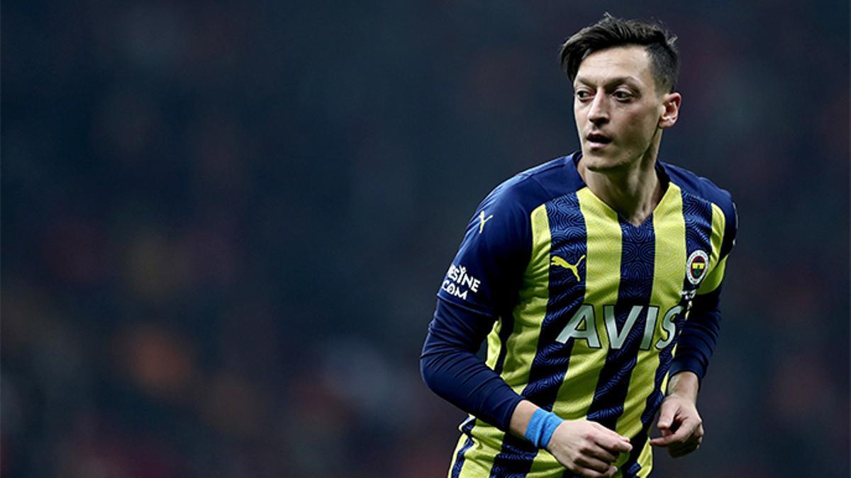 Özil, jugador del Fenerbahce