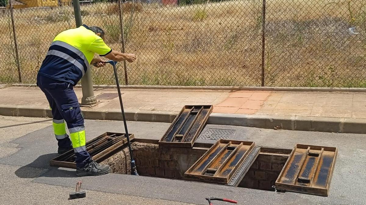 Los bajos niveles en muchos pozos públicos generan preocupación, después de una primavera especialmente seca en toda la provincia.