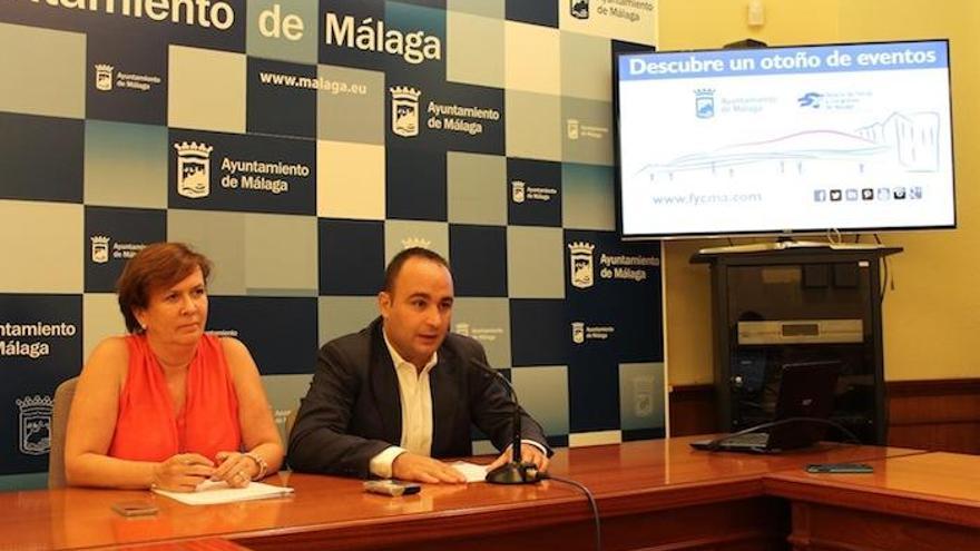 Yolanda de Aguilar y Mario Cortés, en rueda de prensa.