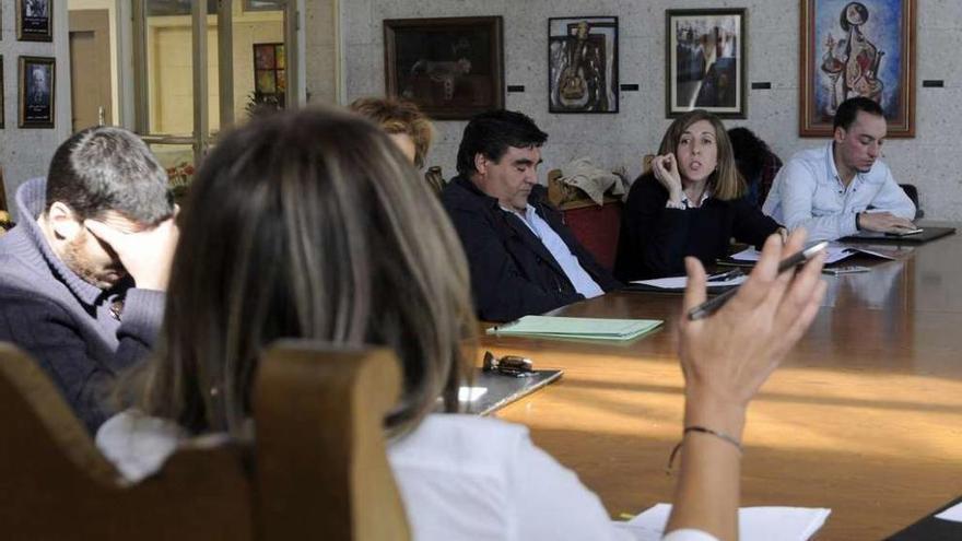 Imagen del pleno que tuvo lugar en la mañana de ayer en Forcarei. // Bernabé/Javier Lalín