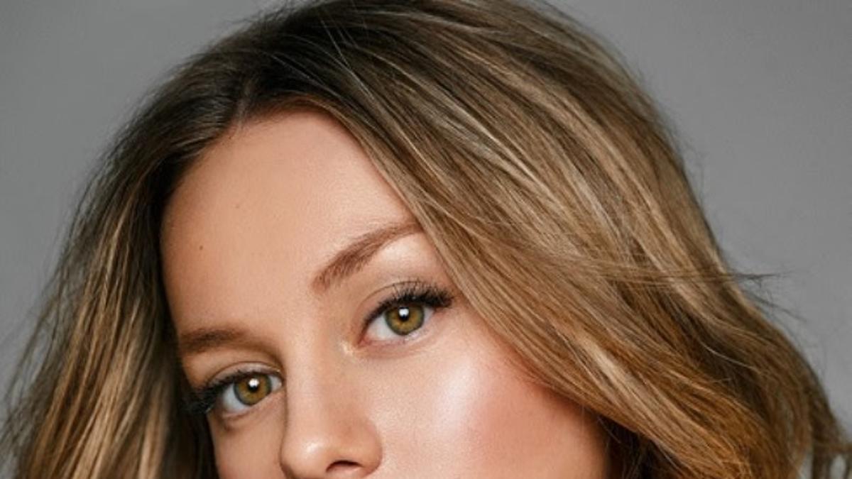 Ester Expósito como nueva imagen de YSL Beauty España