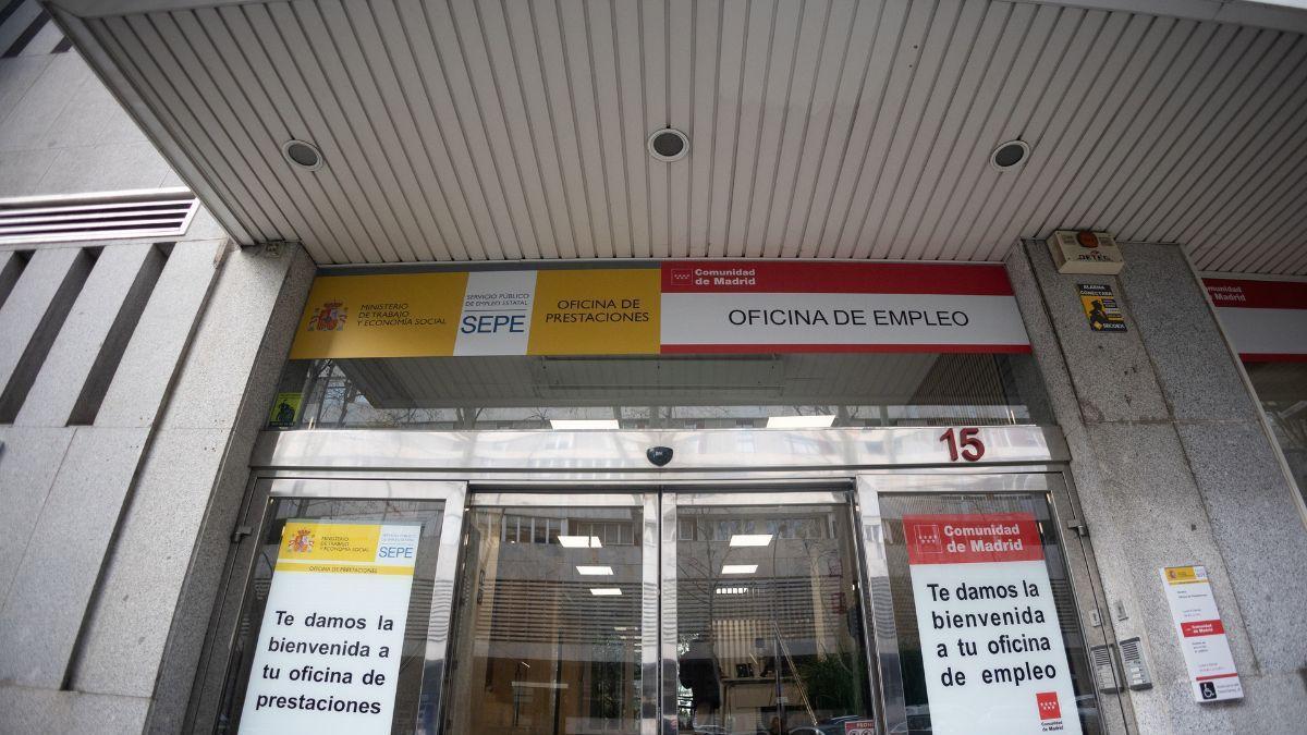 Fachada de la oficina del INEM.