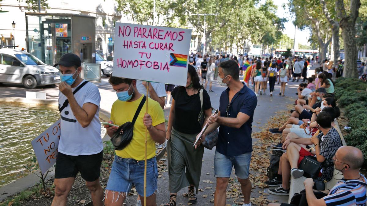 Concentración contra las agresiones LGTBIfóbicas