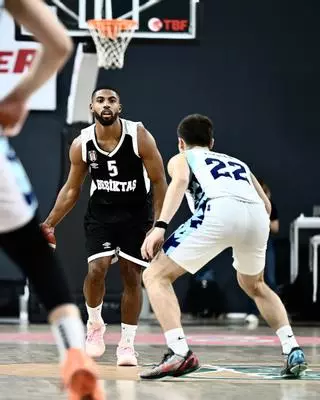 David DeJulius vive otro partido sin jugar con el Besiktas en la Euroliga