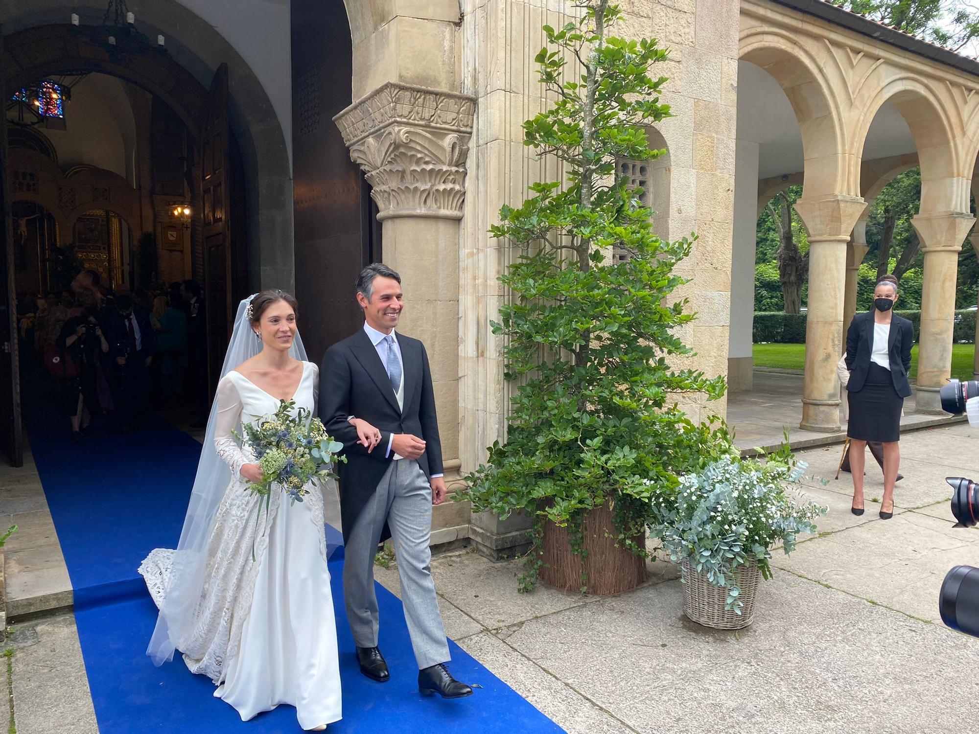 La boda de la "jet set" en Gijón: Pedro Bravo y Carlota Pérez-Pla se dan el sí quiero
