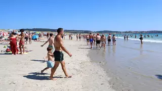 Concellos turísticos reclaman fondos a la Xunta para afrontar el alza de gastos del verano