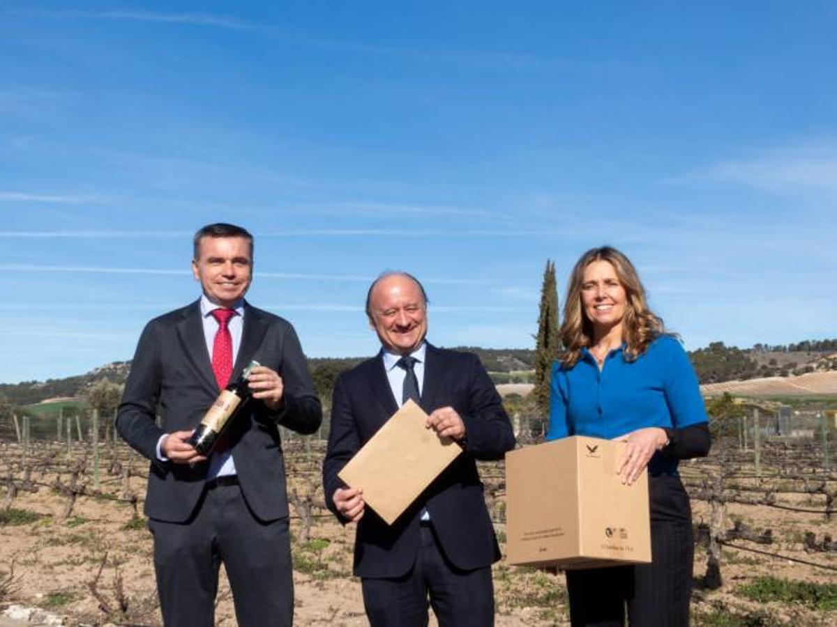 Julio Pinto (i), Antonio Casal y Eva Navascués