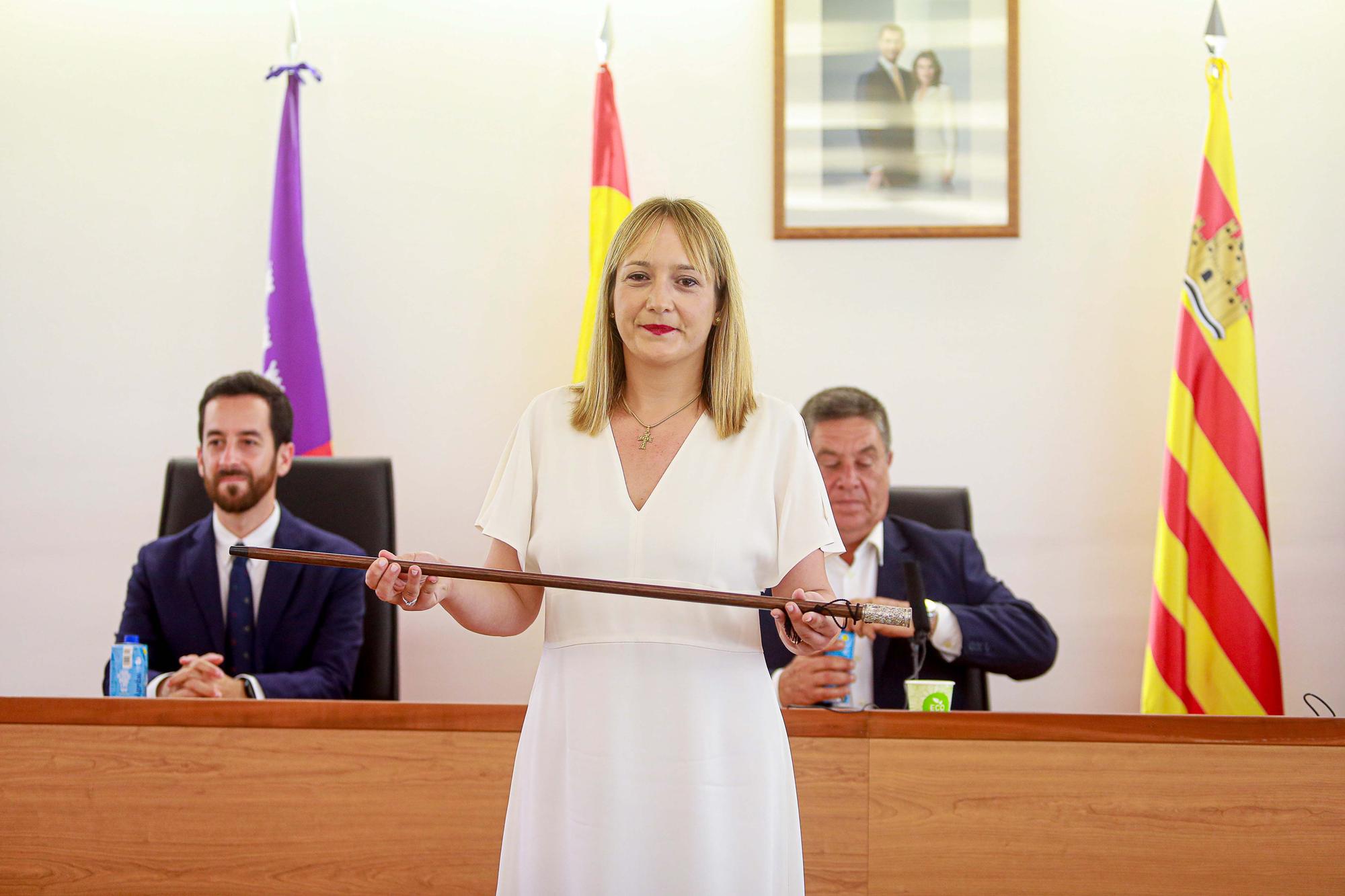 Mira aquí las imágenes de la toma de posesión de Tania Marí como alcaldesa de Sant Joan