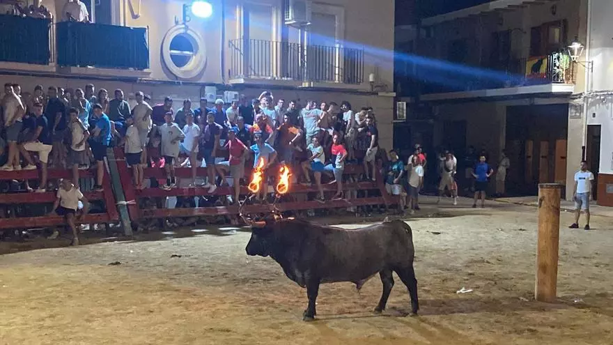 VÍDEO | Revolcón en el bou embolat del Puig