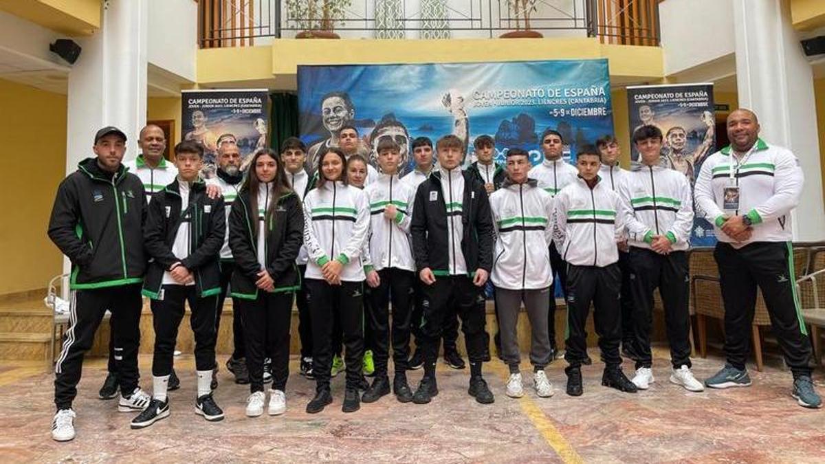 Delegación de boxeadores extremeños que ha competido en el Campeonato de España junior y joven.