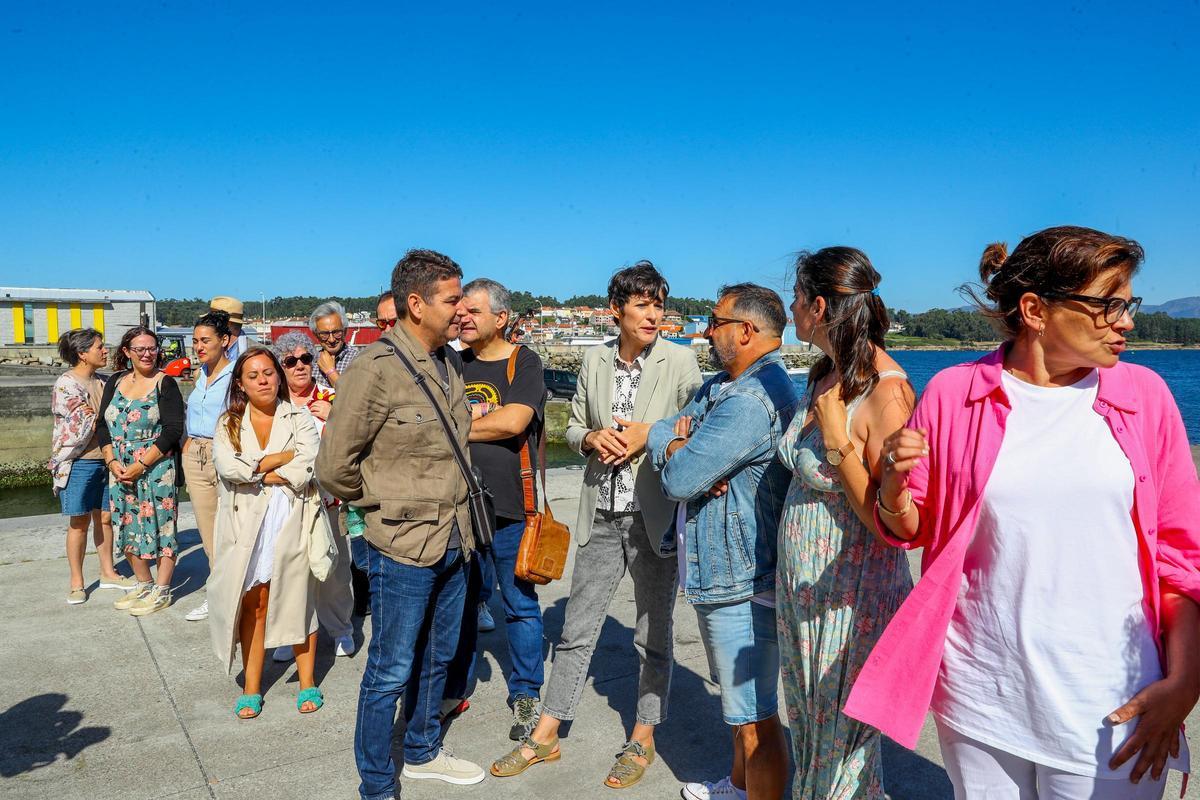 Manuel Suárez durante un acto del BNG celebrado en el muelle de O Xufre.