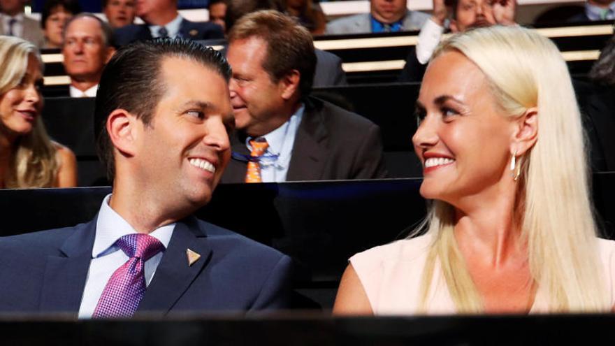 Donald Trump Jr junto a su mujer Vanessa.