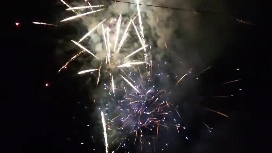 Espectacular descarga de fuegos artificiales en Grado: &quot;Ha sido una auténtica pasada&quot;