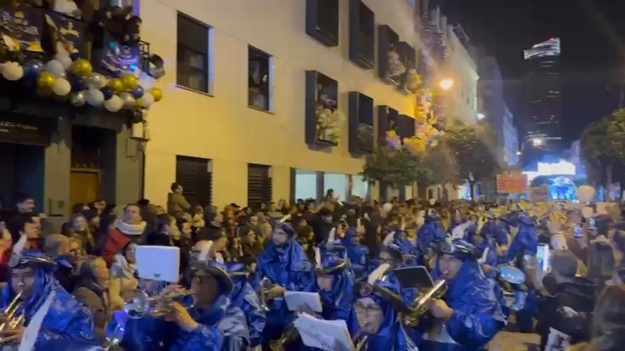 La Cabalgata de Triana despide la Navidad con una plegaria al Rey Melchor: "Que no llueva en Semana Santa"