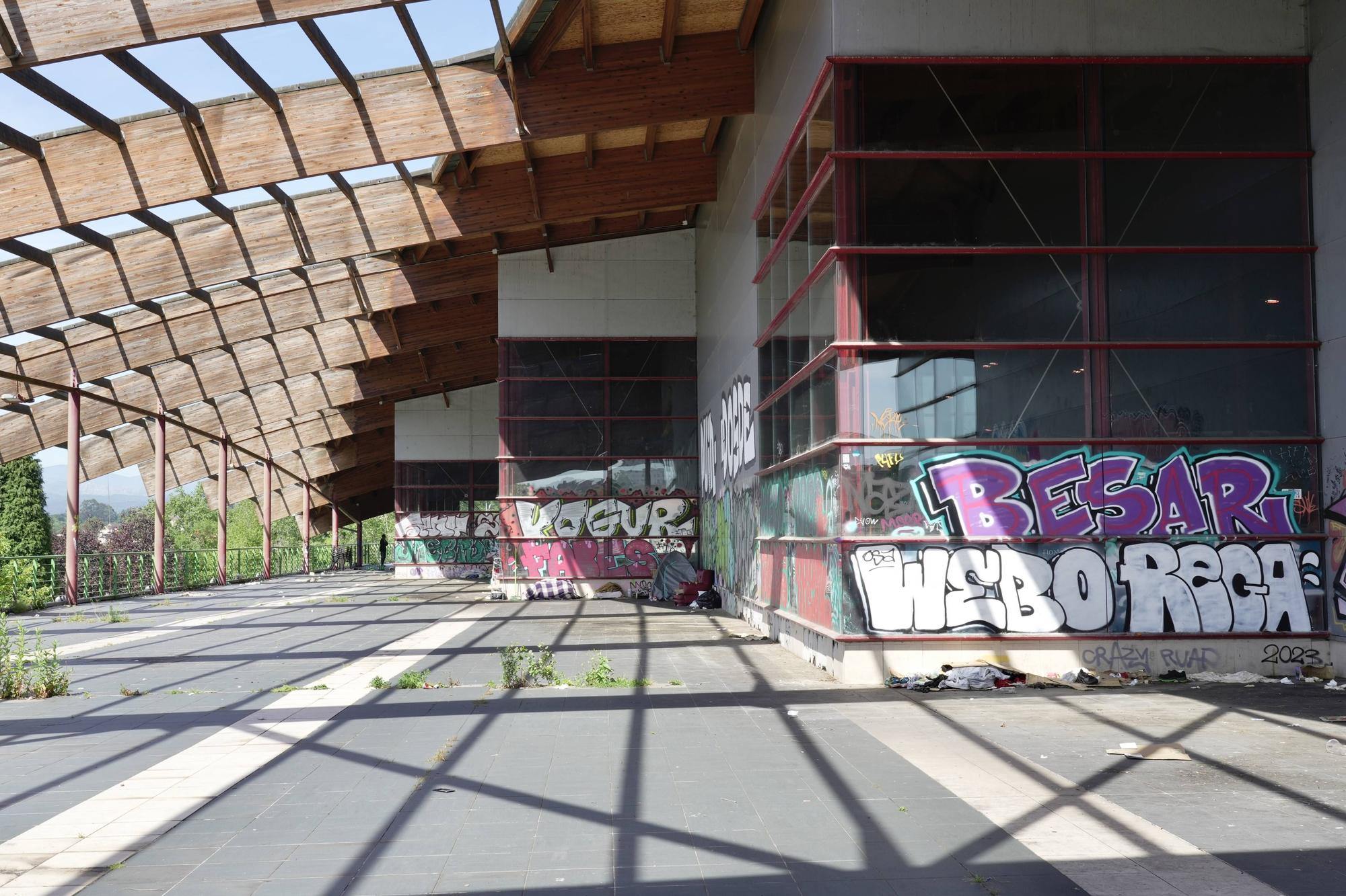 El estado de deterioro del Palacio de los Niños de Oviedo