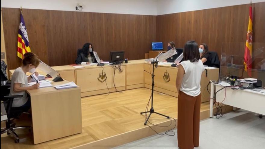 Arranca en Ibiza el juicio por acoso laboral que enfrenta a Aída Alcaraz y al jefe de Policía de Sant Antoni, Javier Verdugo