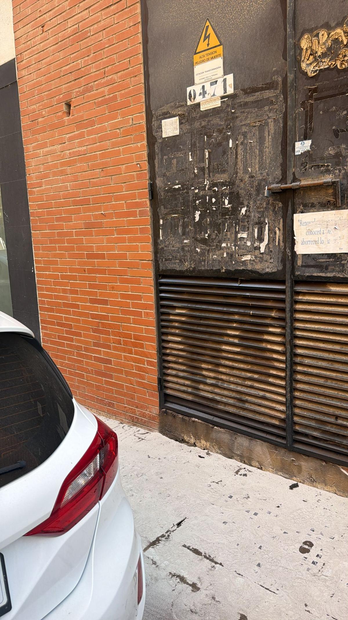Imagen del transformador que explotó en la calle Galache Hoyuelos de San Roque en Badajoz.