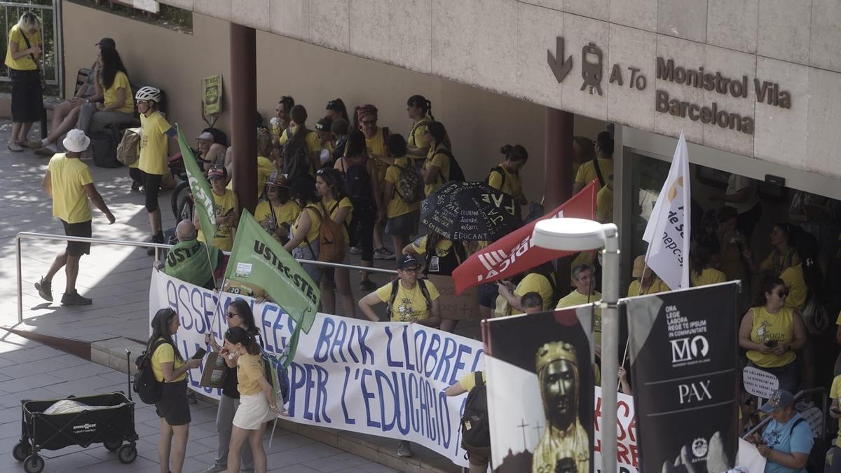 La protesta de professors es trasllada aquest divendres a Monserrat