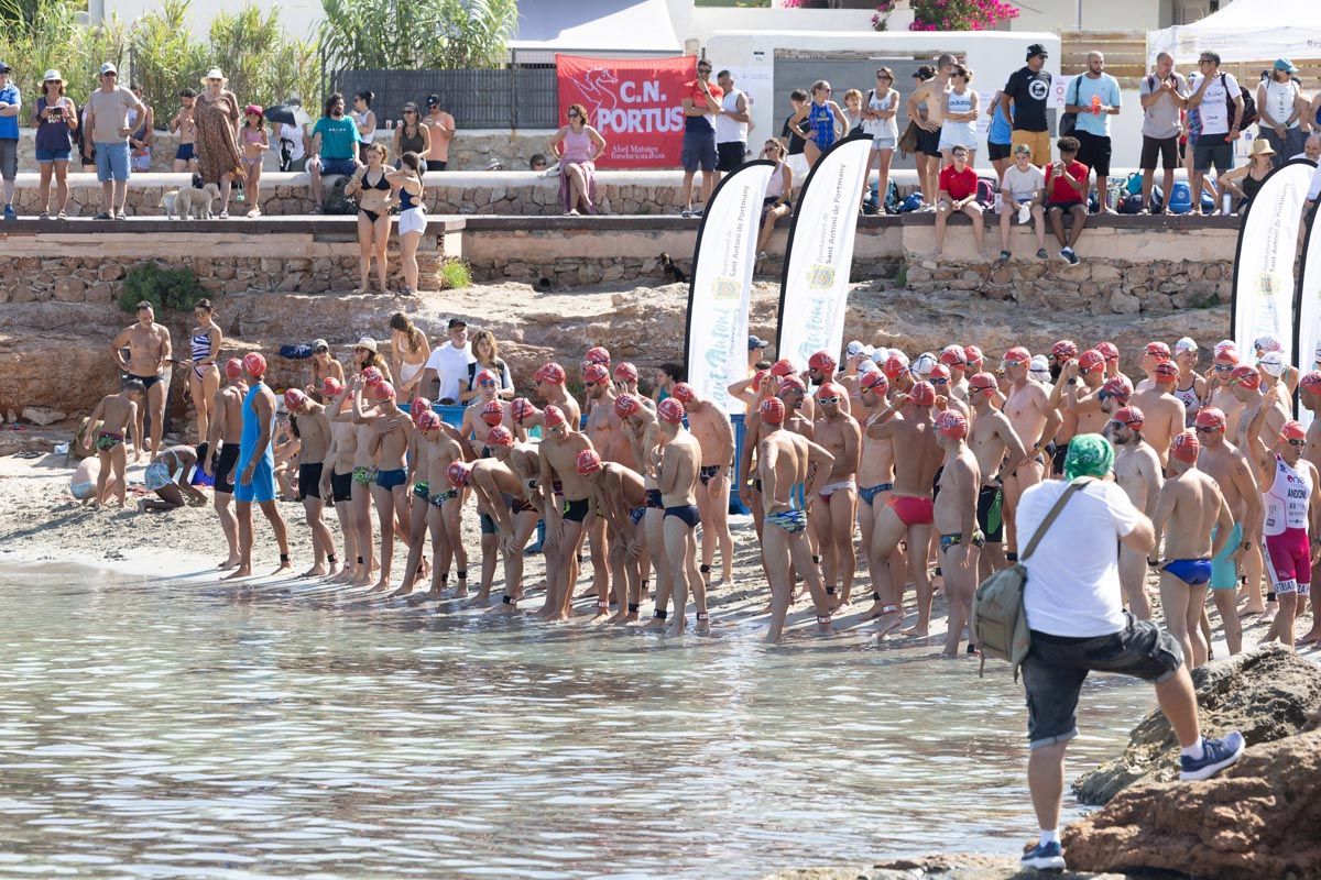 Las imágenes de la travesía a nado del Canal de Sant Antoni