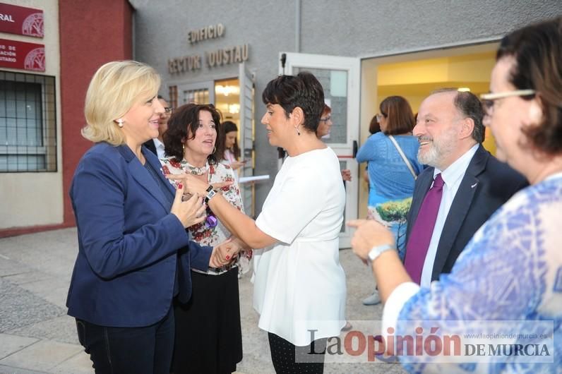 Los lazos rosas toman el Paraninfo de la UMU