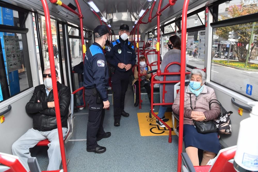 El 092 controla el aforo en los buses de A Coruña